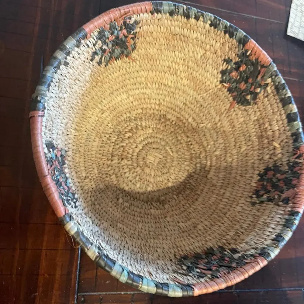 Weaved nigerian hausa basket 11” vintage
